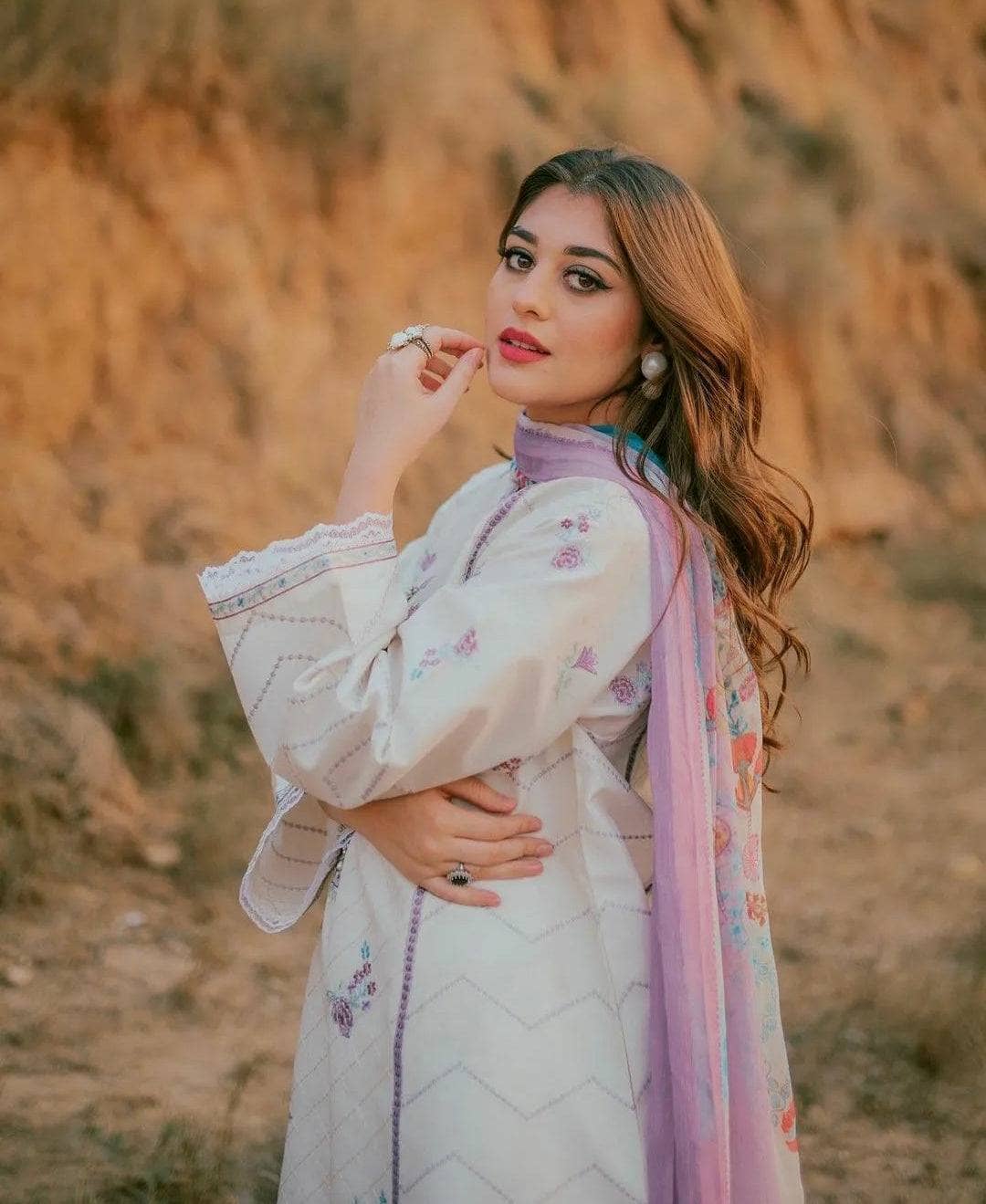 img_coco_lawn_2022_by_zara_shahjahan_awwal_boutique