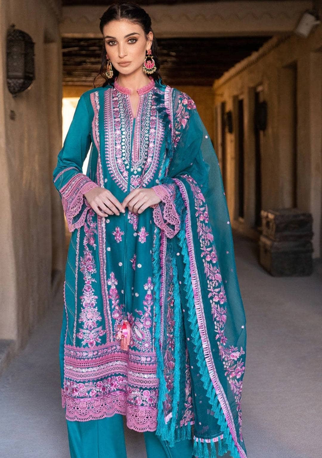 img_sobia_nazir_vital_lawn_22_awwal_boutique