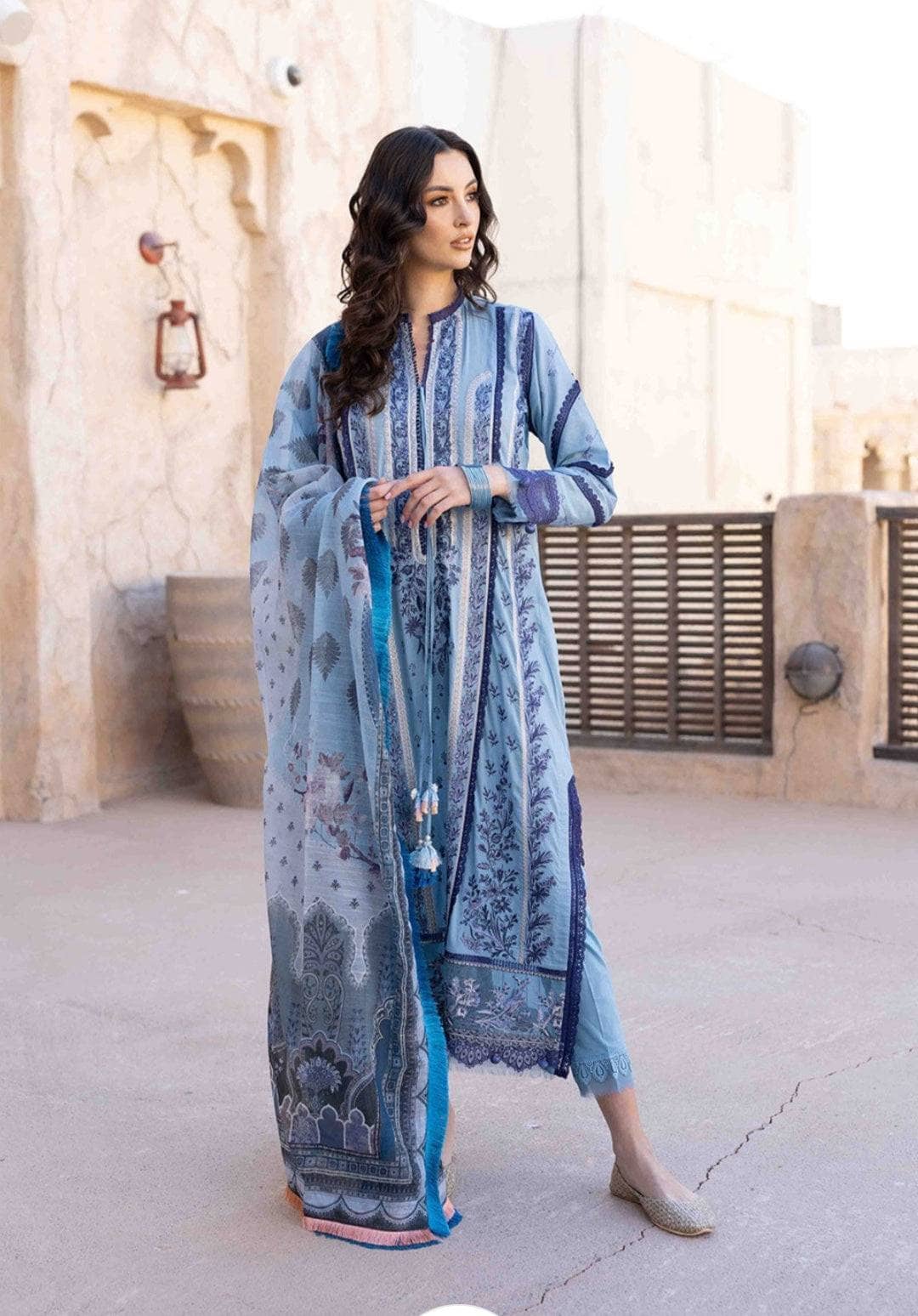 img_sobia_nazir_vital_lawn_22_awwal_boutique