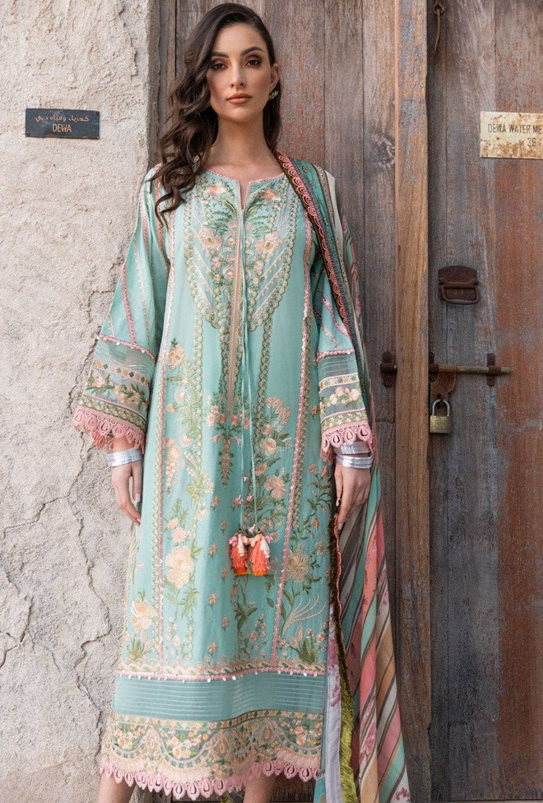 img_sobia_nazir_vital_lawn_22_awwal_boutique