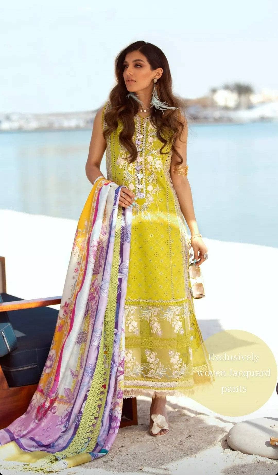 img_farah_talib_aziz_lawn_22_awwal_boutique