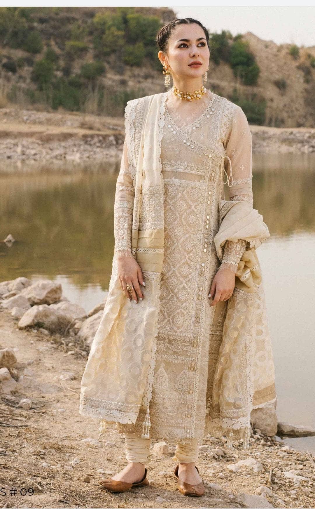 img_qalmakar_luxury_lawn_22_awwal_boutique