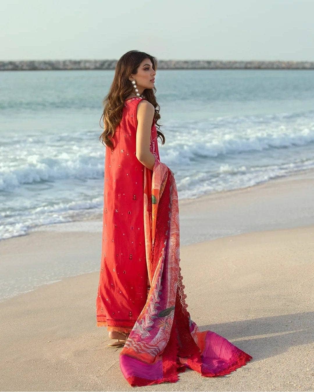 img_farah_talib_aziz_lawn_22_awwal_boutique_awwal_boutique