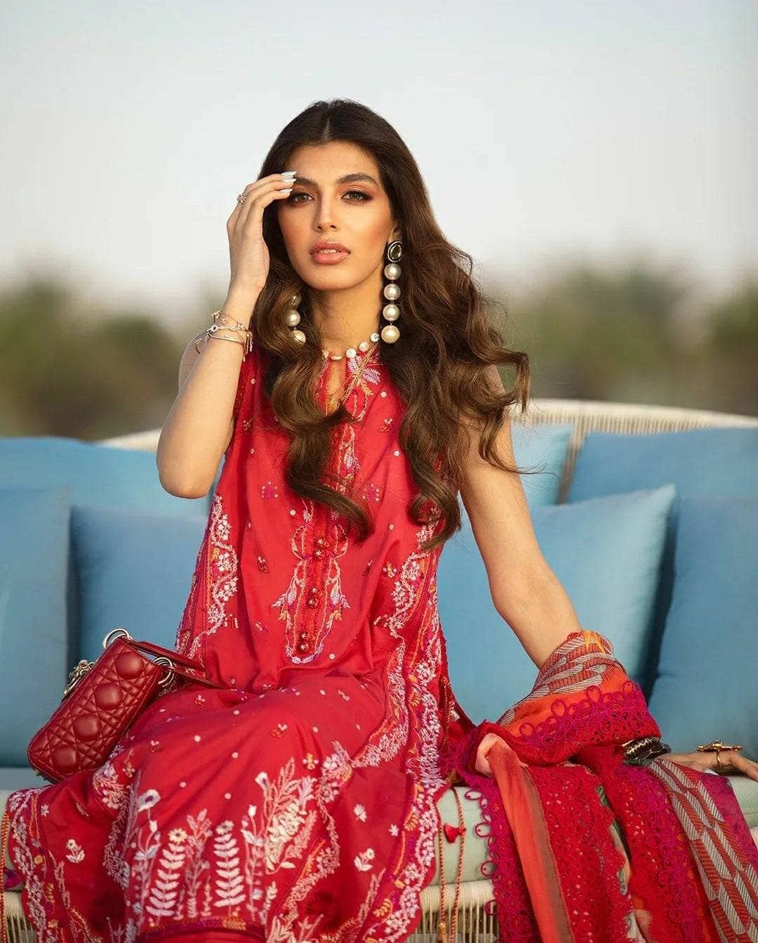 img_farah_talib_aziz_lawn_22_awwal_boutique_awwal_boutique