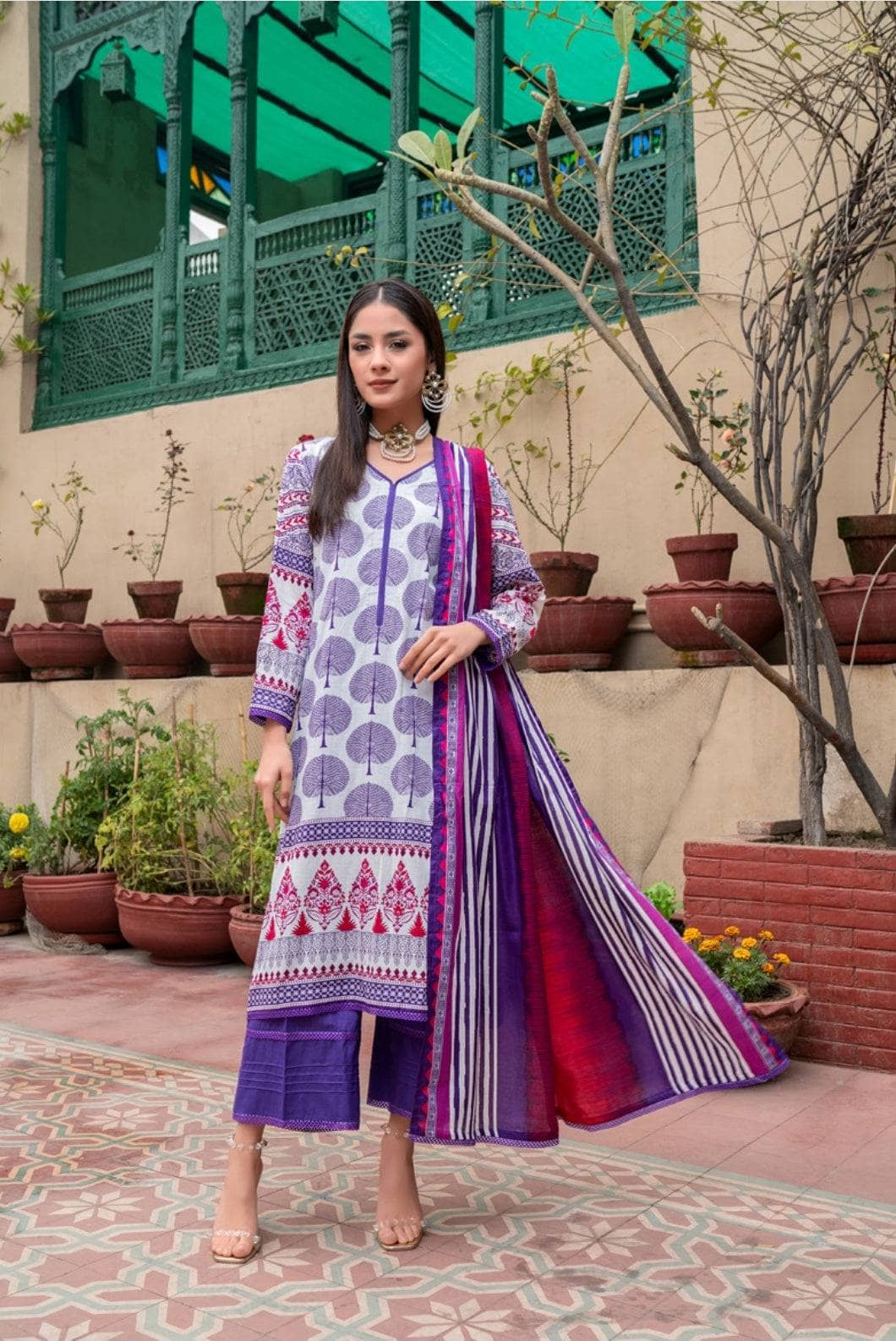 img_pakistani_low_range_suits_awwal_boutique