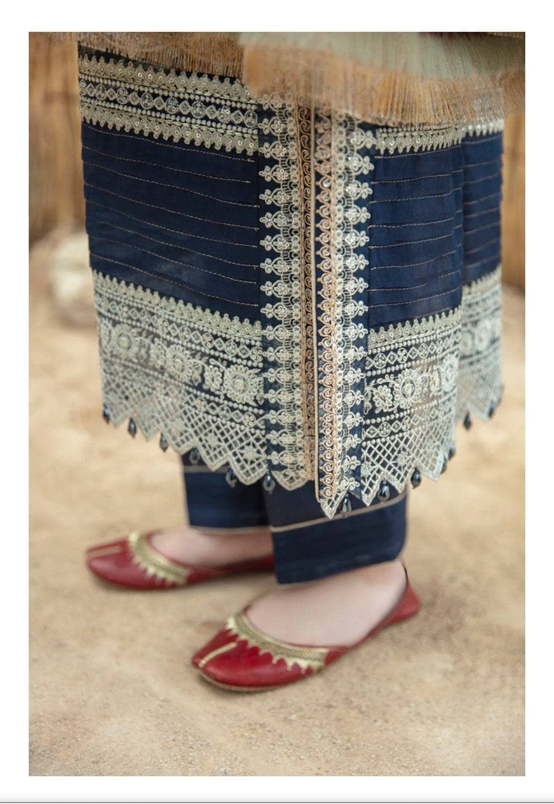 img_qalmakar_luxury_lawn_22_awwal_boutique