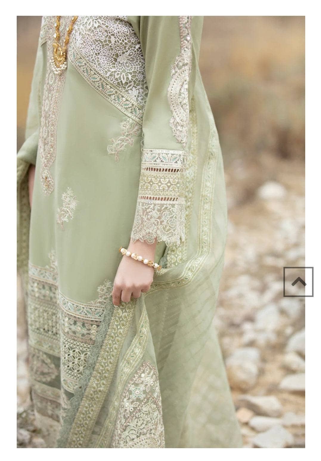 img_qalmakar_luxury_lawn_22_awwal_boutique