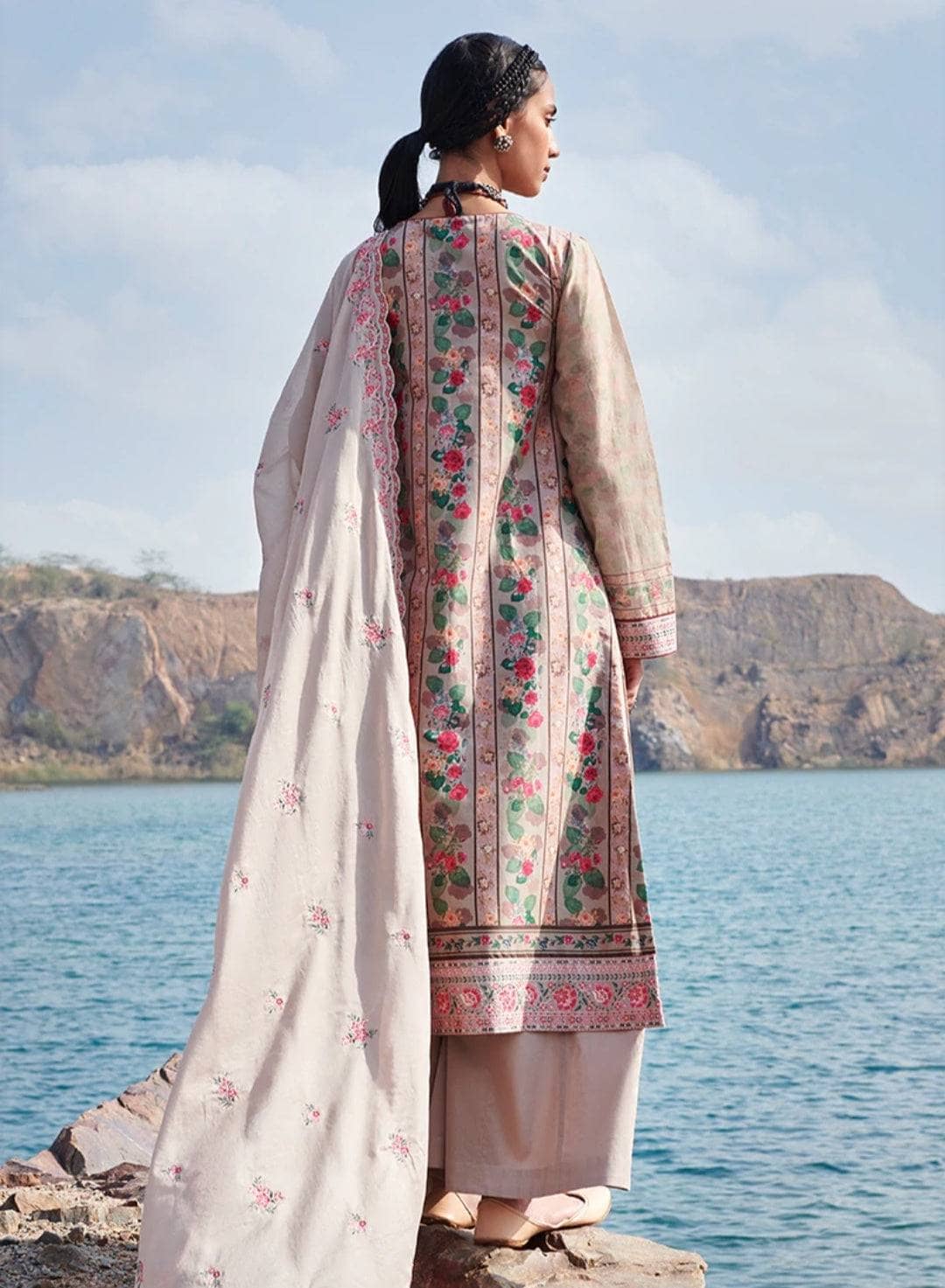 img_printkari_lawn_22_awwal_boutique