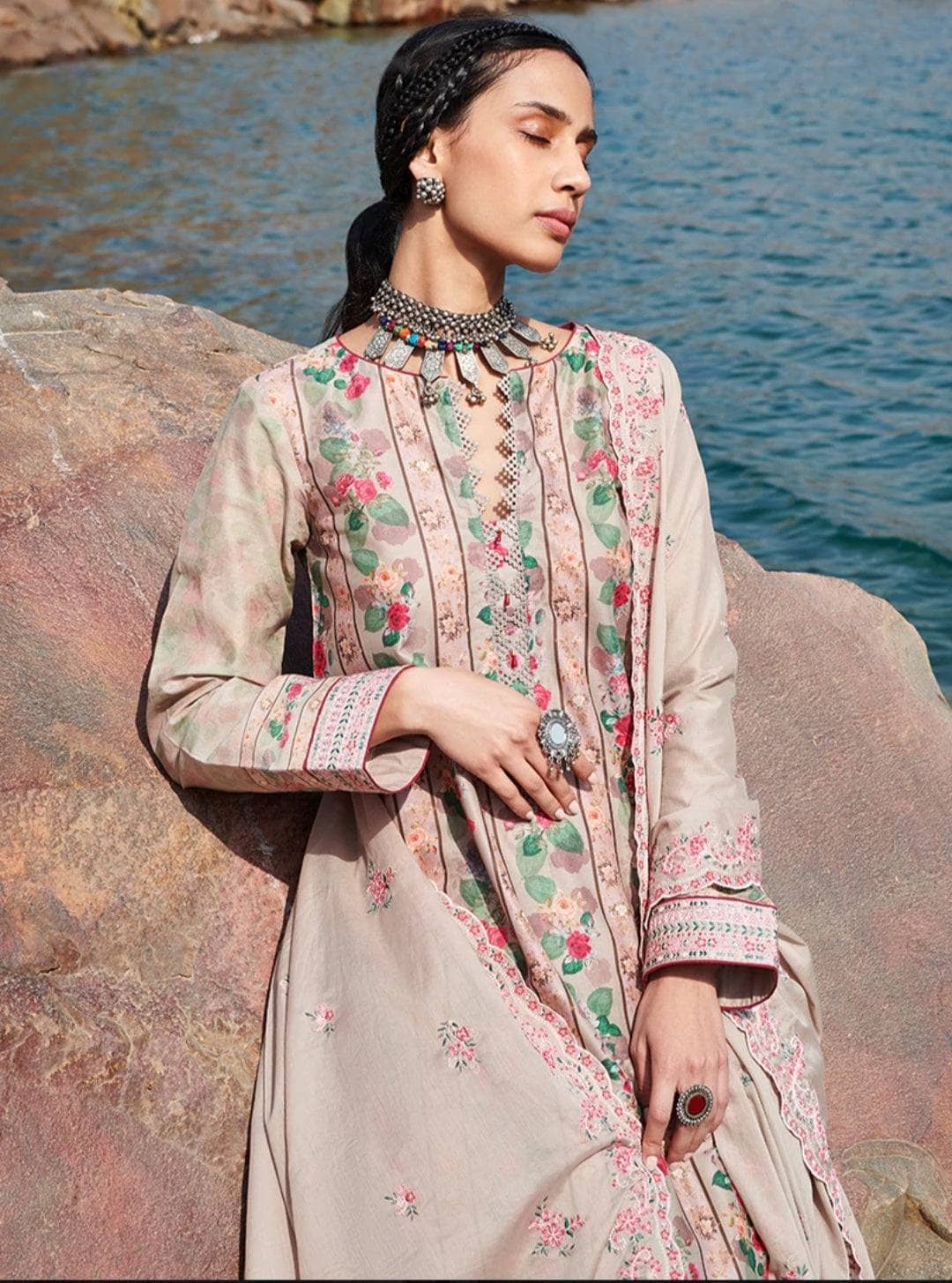 img_printkari_lawn_22_awwal_boutique