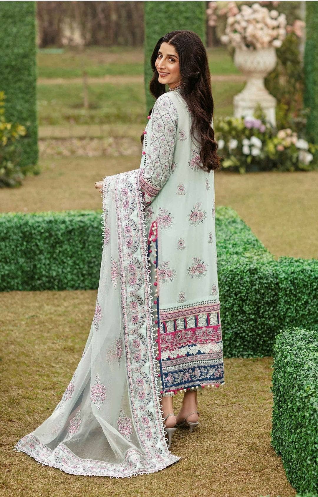 img_afrozeh_lawn_awwal_boutique