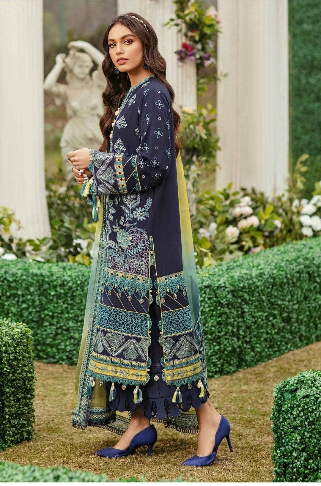 img_afrozeh_lawn_awwal_boutique