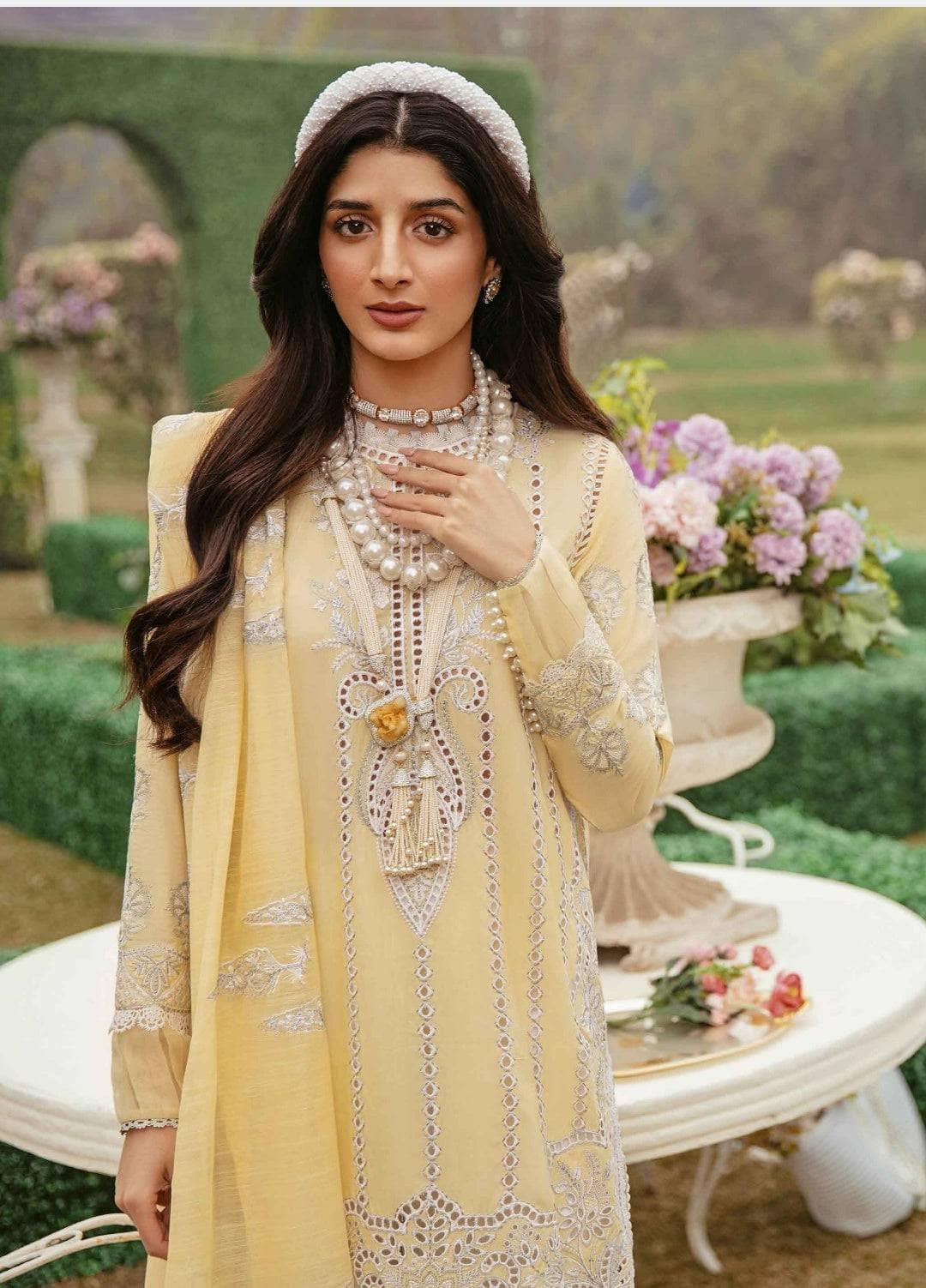 img_afrozeh_lawn_awwal_boutique