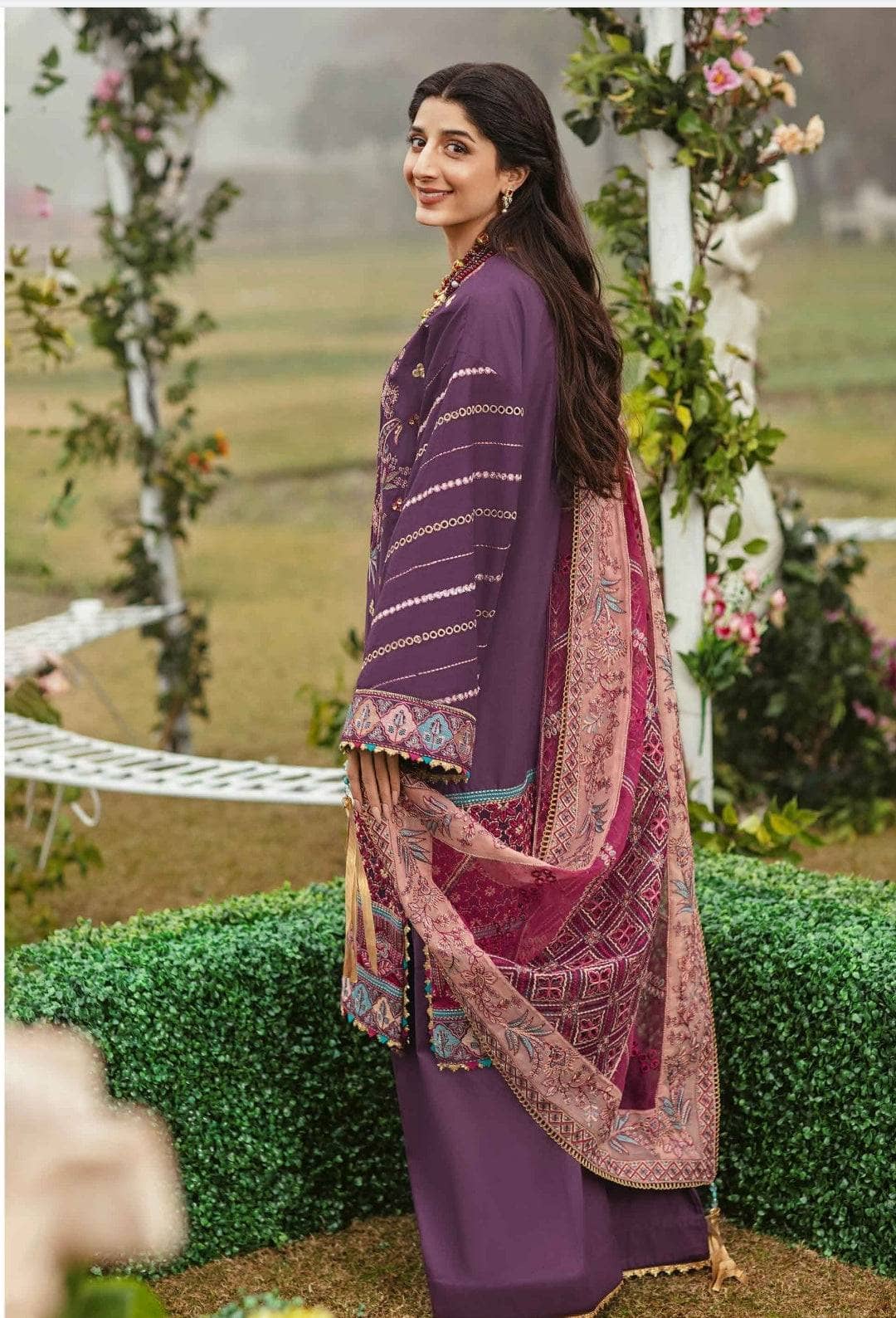 img_afrozeh_lawn_awwal_boutique