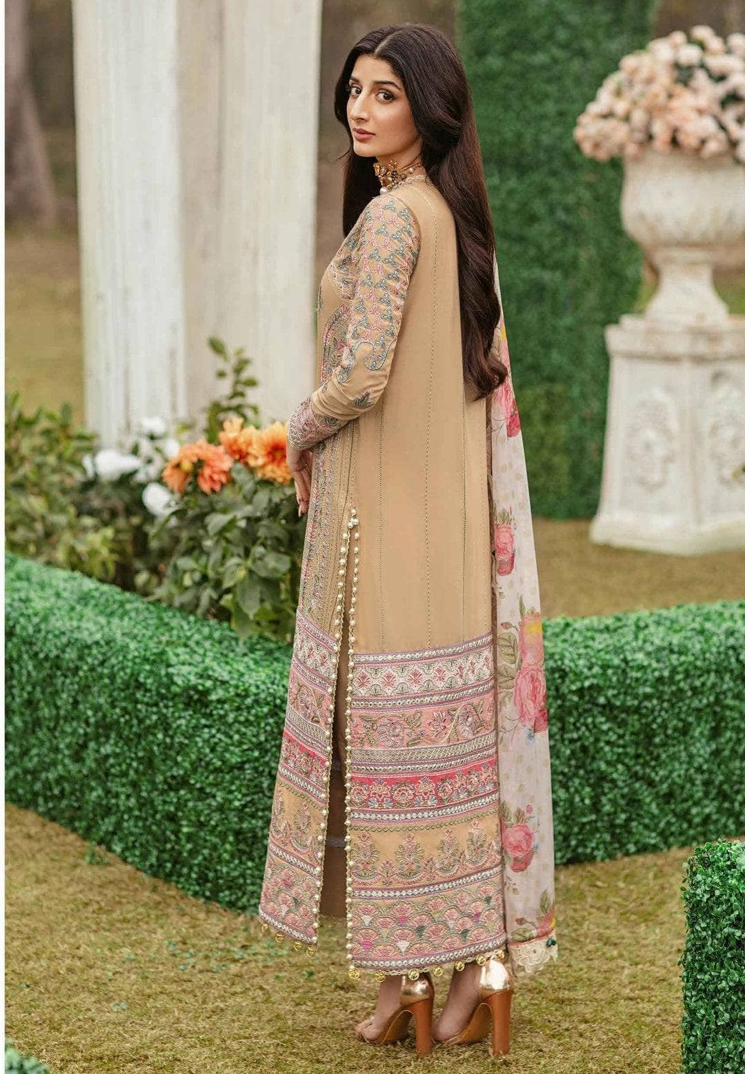 img_afrozeh_lawn_awwal_boutique