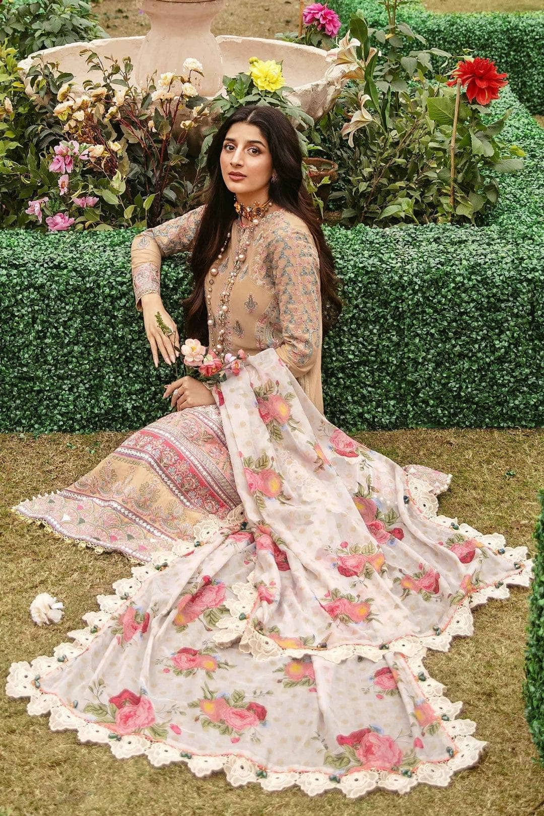 img_afrozeh_lawn_awwal_boutique