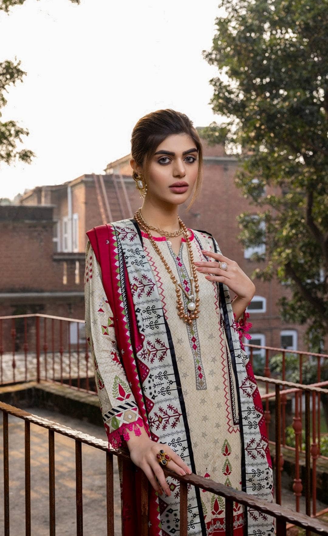 img_iram_misha_daily_wear_lawn_22_awwal_boutique