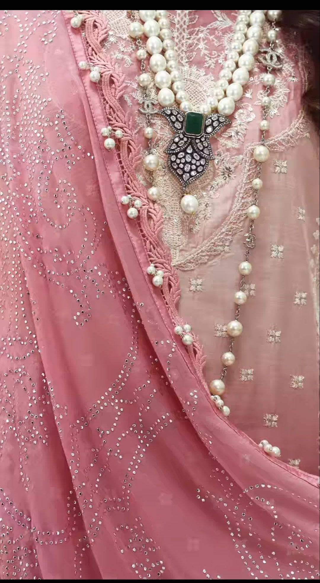 img_sana_safinaz_lawn_22_awwal_boutique