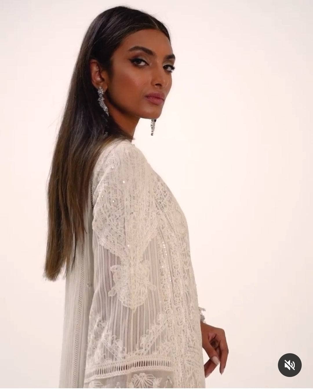 img_sana_safinaz_luxury_lawn_22_awwal_boutique