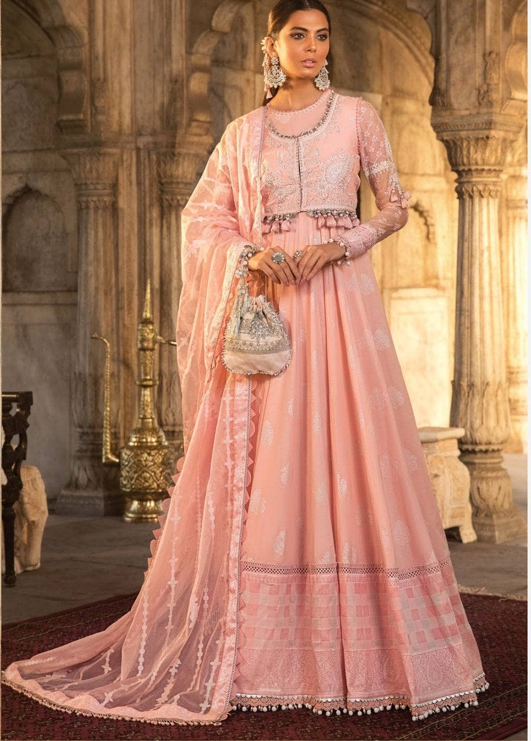 img_maria_b_lawn_22_awwal_boutique