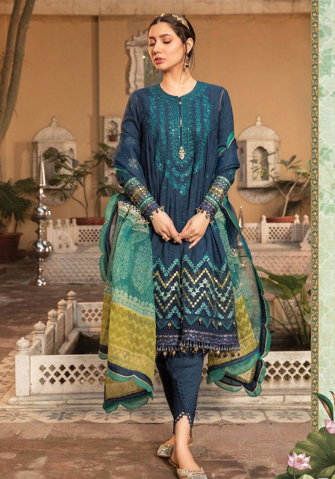 img_maria_b_lawn_22_awwal_boutique