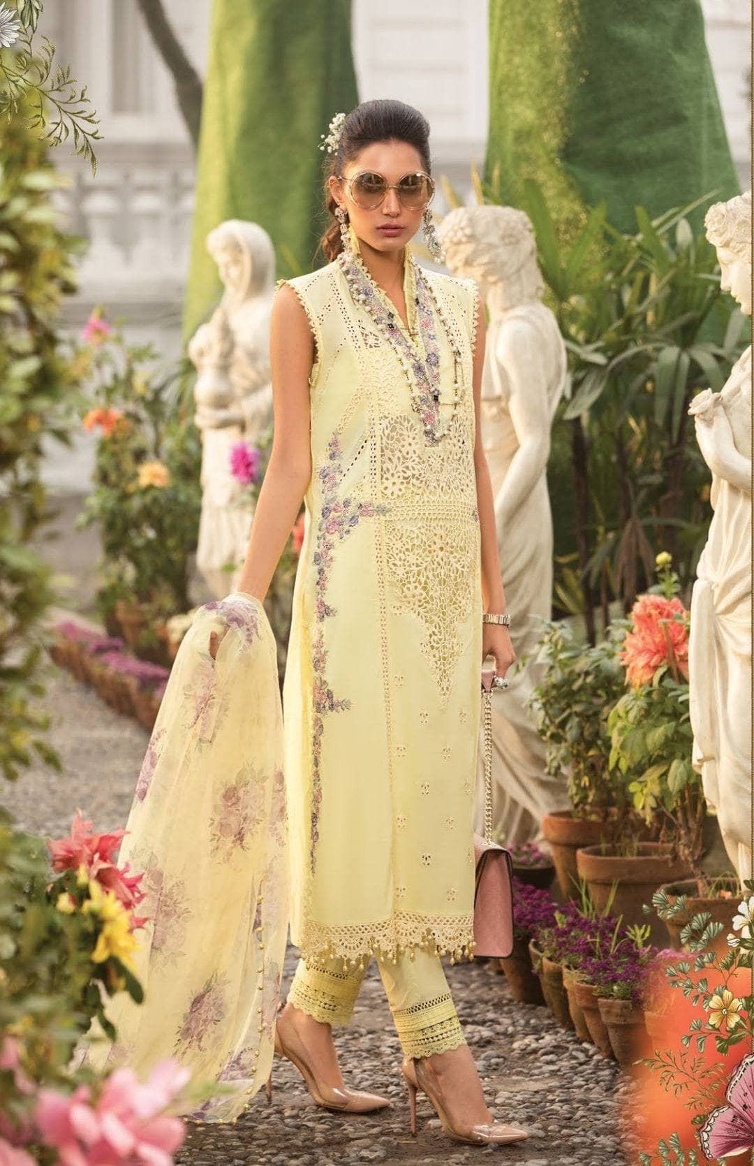 img_maria_b_lawn_22_awwal_boutique