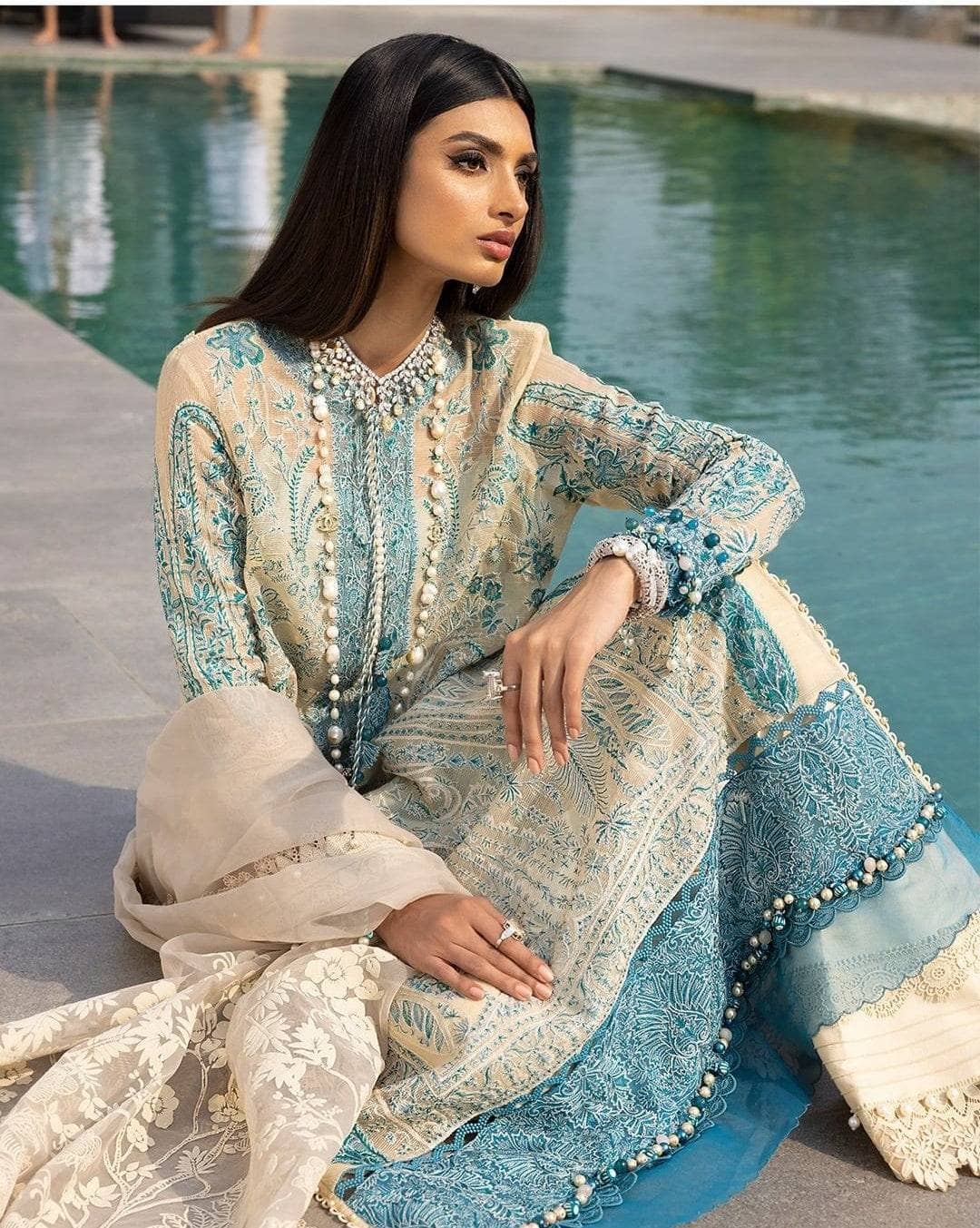 img_sana_safinaz_luxury_lawn_22_awwal_boutique