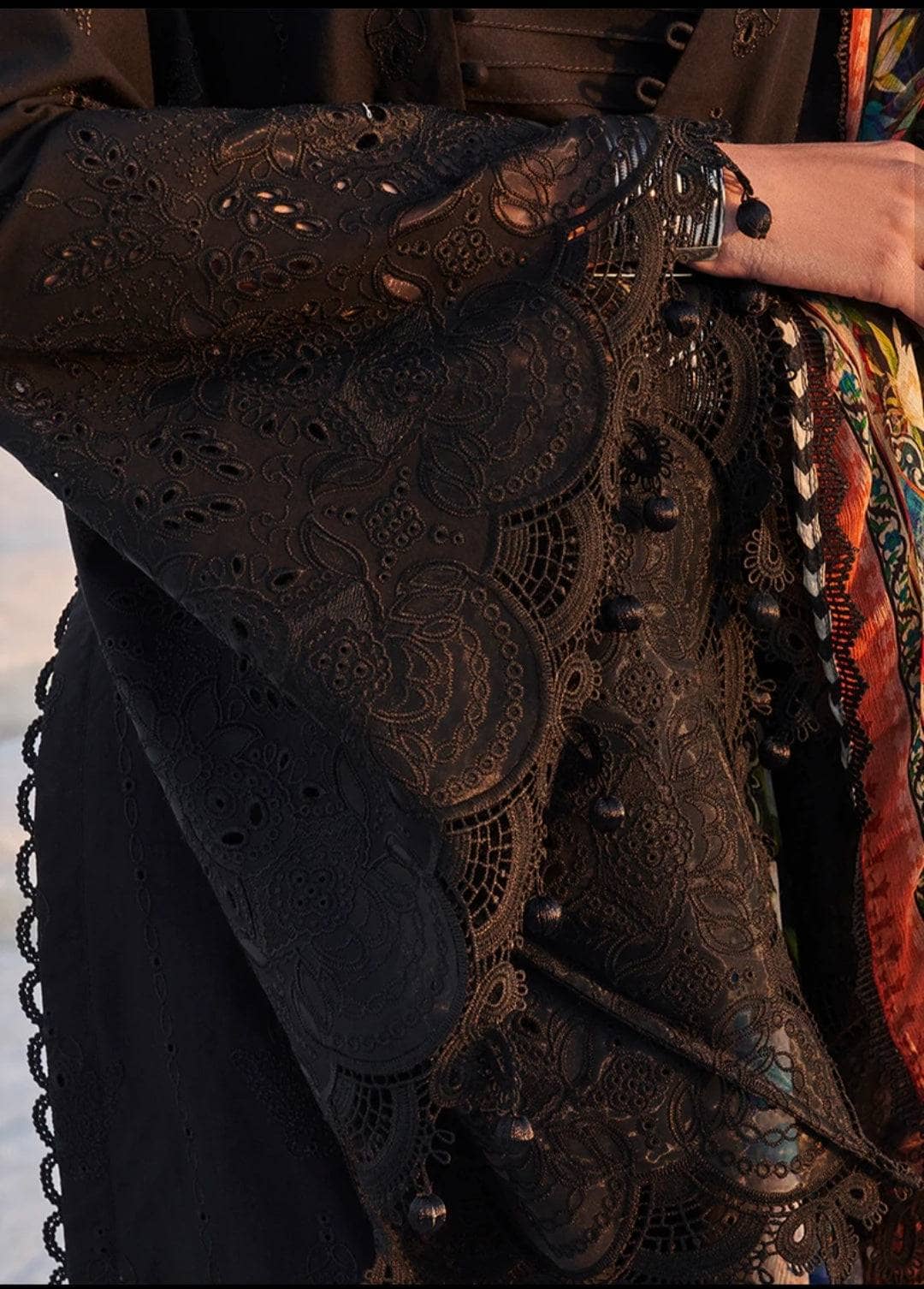 img_lawnkari_22_awwal_boutique