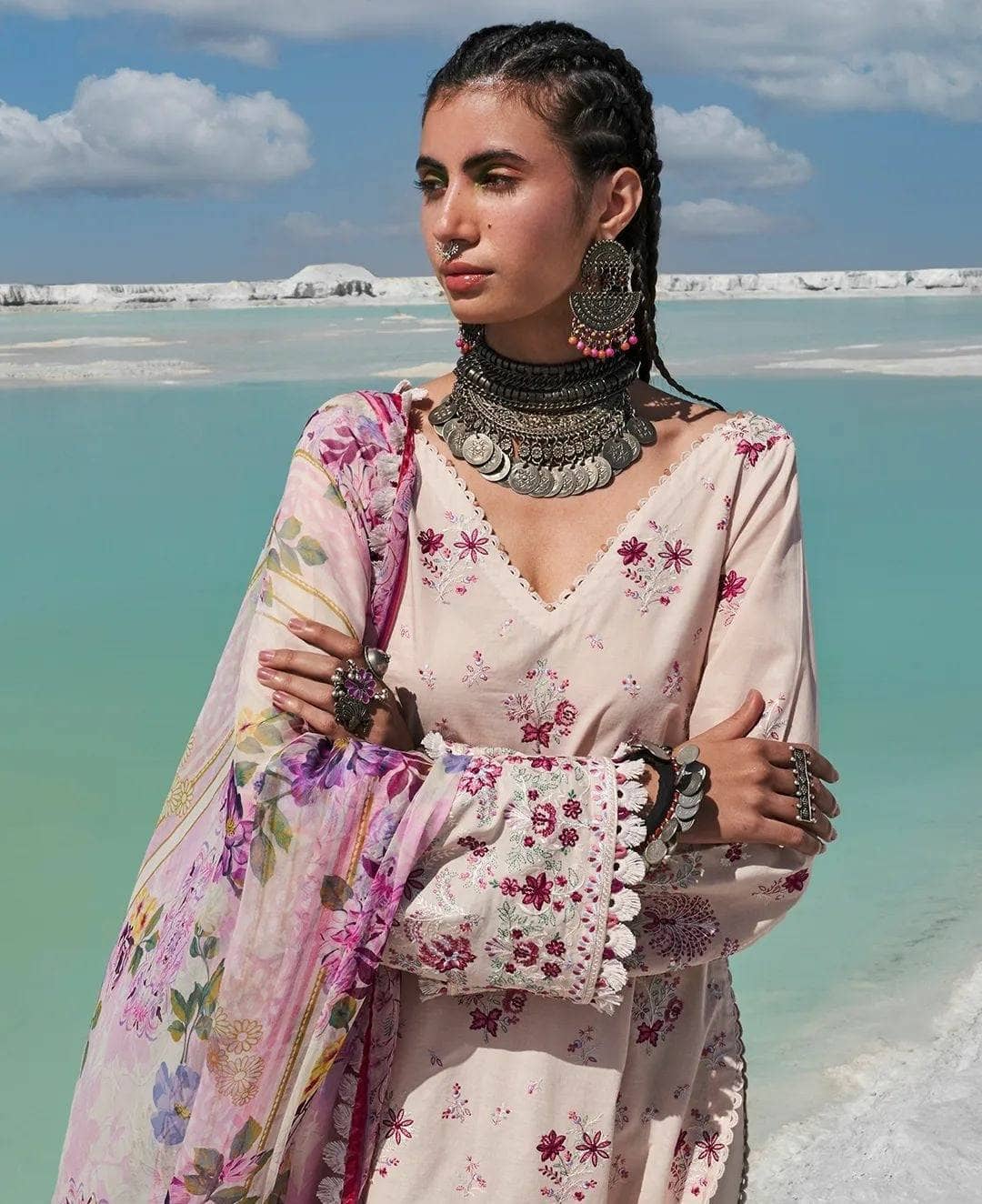 img_lawnkari_lawn_22_awwal_boutique