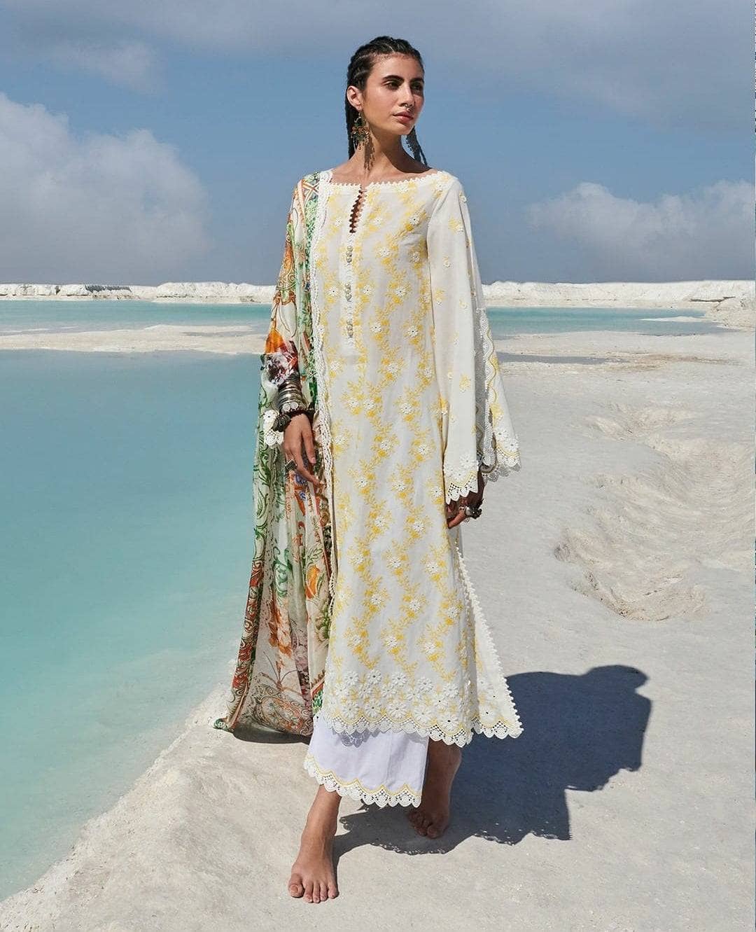 img_lawnkari_lawn_22_awwal_boutique