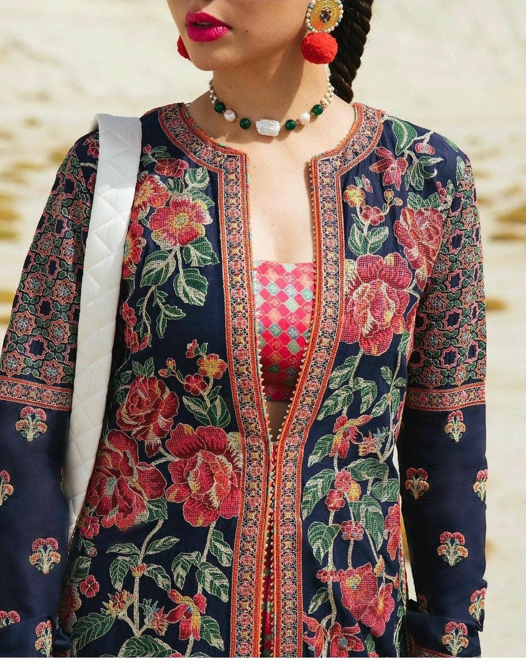 img_hussain_rehar_luxury_lawn_22_awwal_boutique