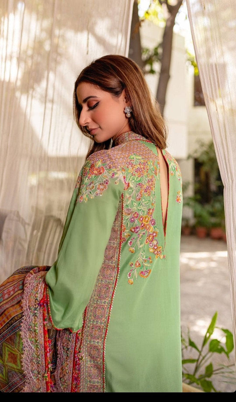 img_hussain_rehar_lawn_awwal_boutique