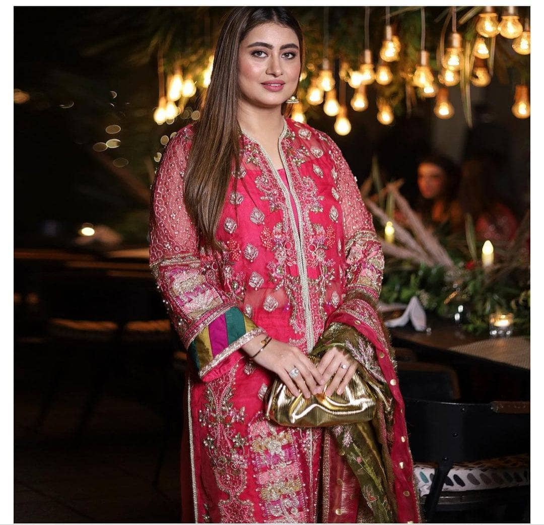 img_spotted_in_maryam_hussain_wedding_awwal_boutique