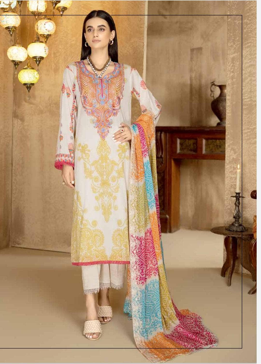 Img_charizma_aniiq_lawn_22_awwal_boutique