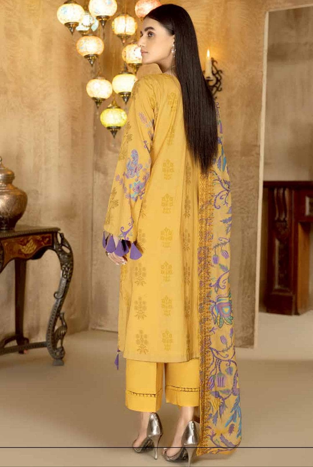 Img_charizma_aniiq_lawn_22_awwal_boutique