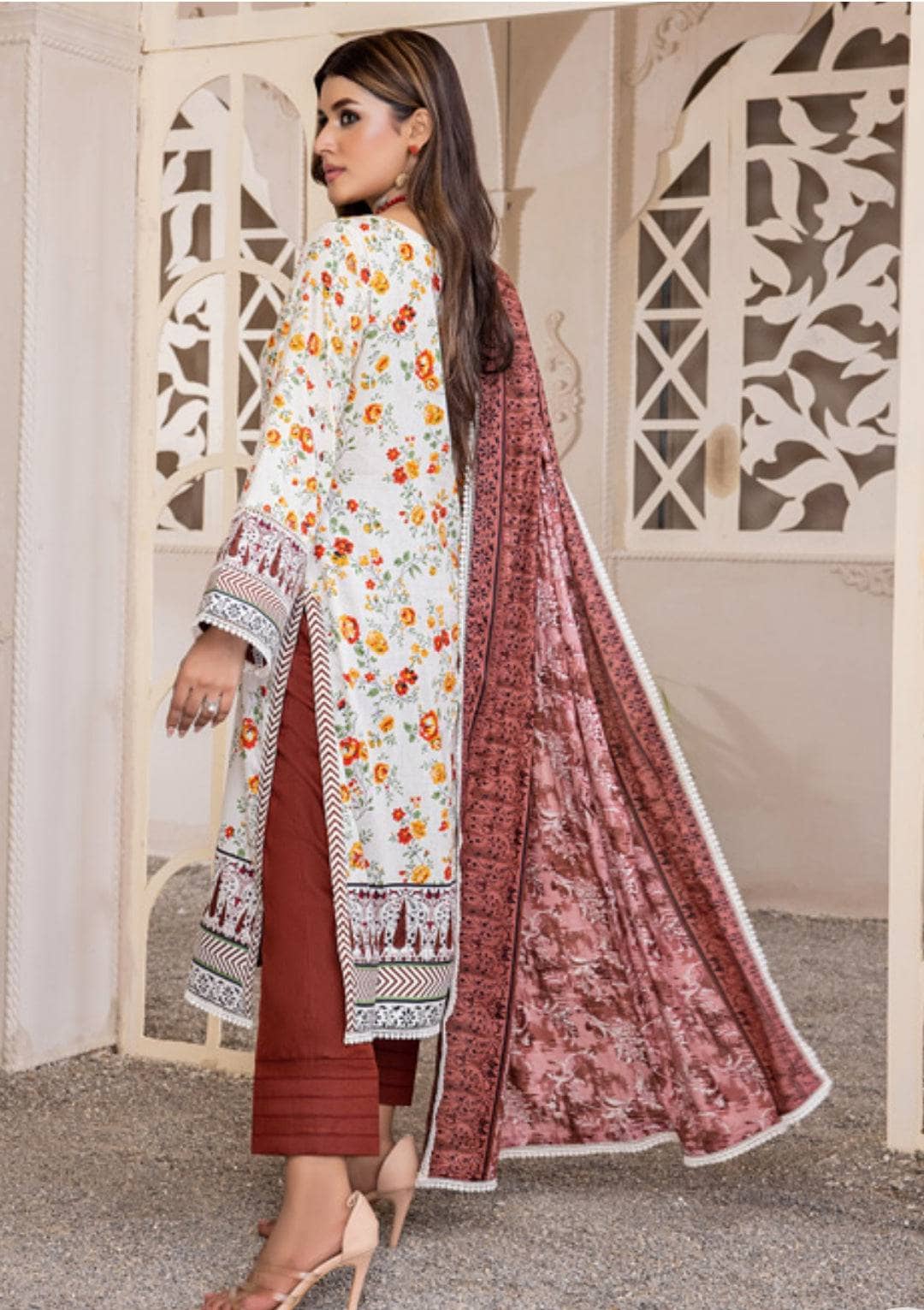 img_anum_lawn_23_awwal_boutique