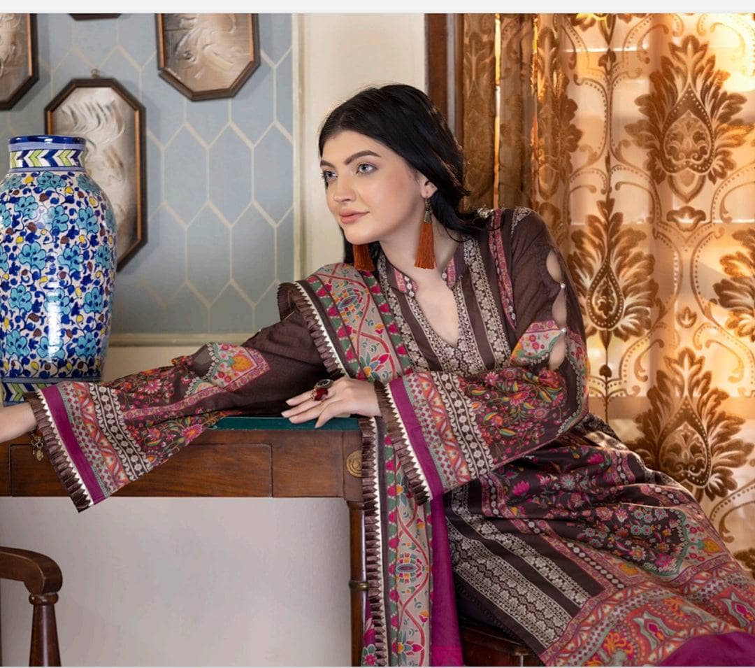 img_salina_printed_lawn_by_regalia_awwal_boutique