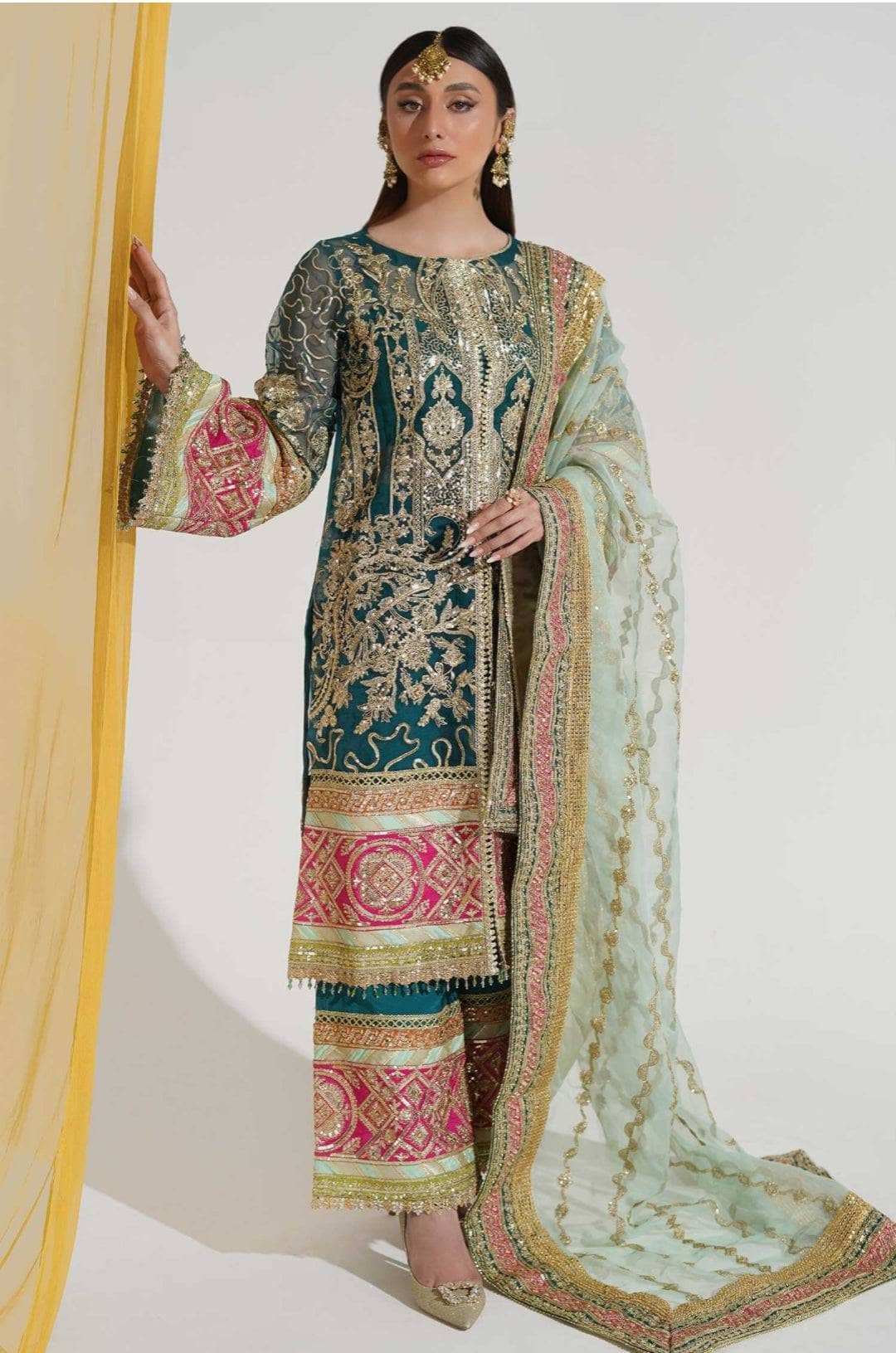 img_maryum_n_maria_freesia_awwal_boutique