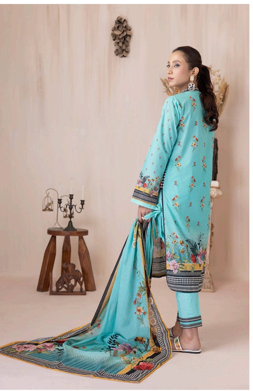 img_salina_printed_lawn_by_regalia_awwal_boutique