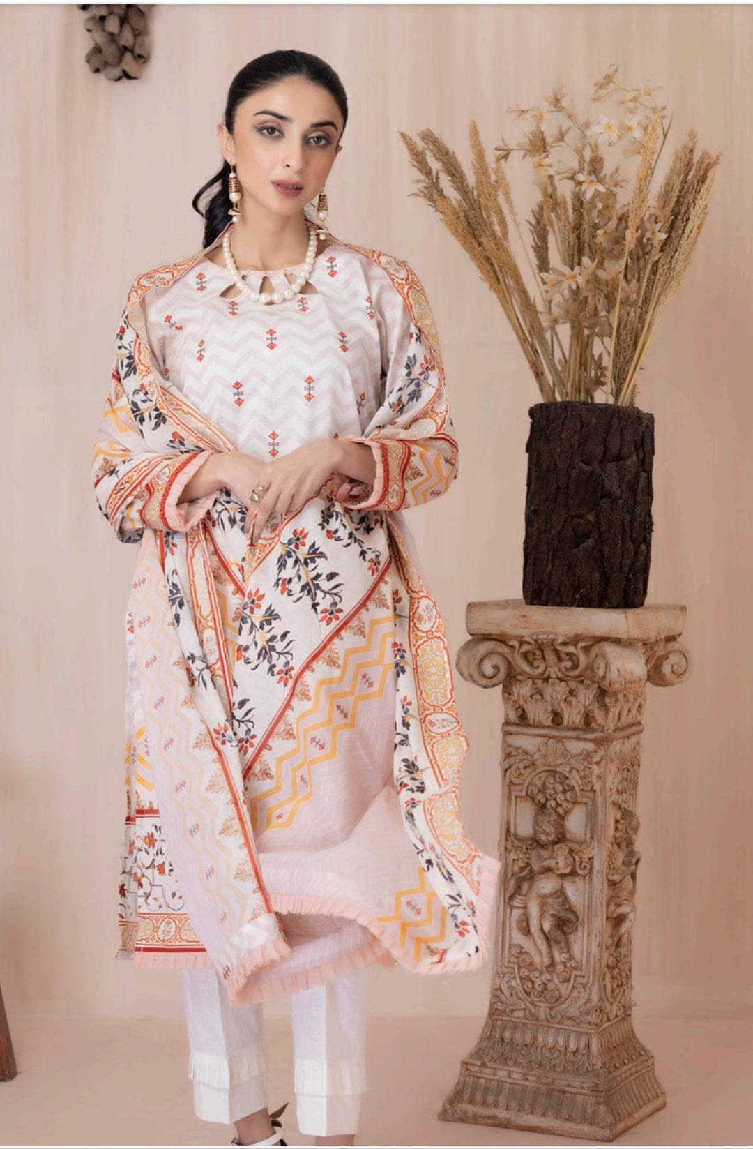 img_salina_printed_lawn_by_regalia_awwal_boutique