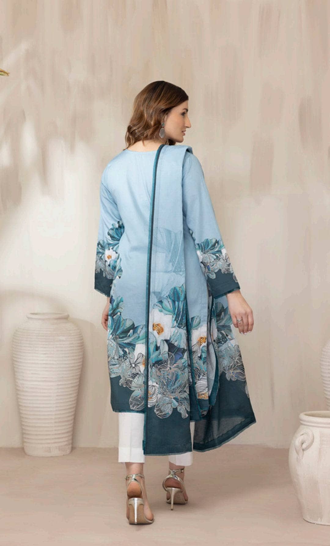 img_salina_printed_lawn_by_regalia_awwal_boutique