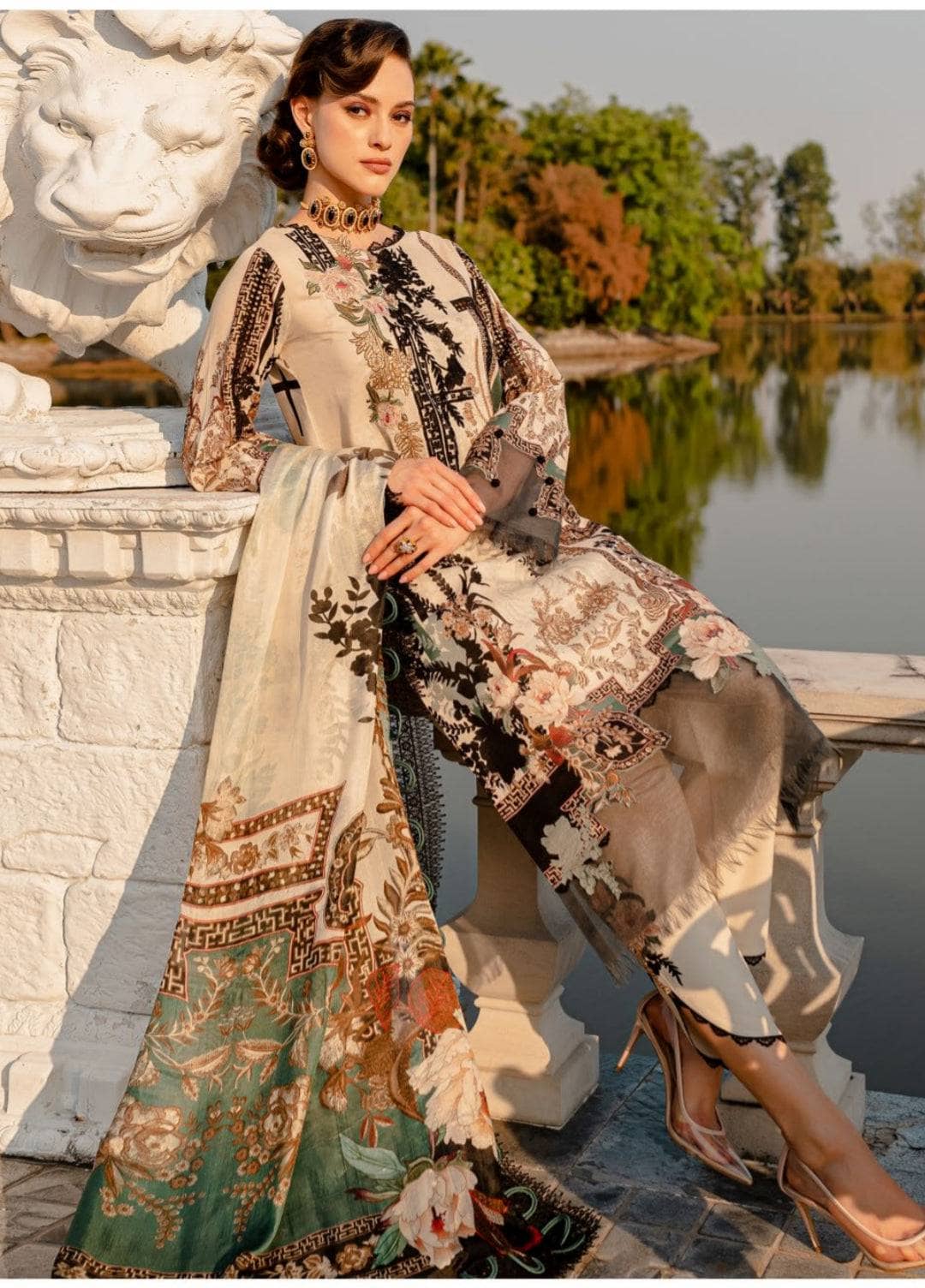 img_jade_queens_court_lawn_awwal_boutique