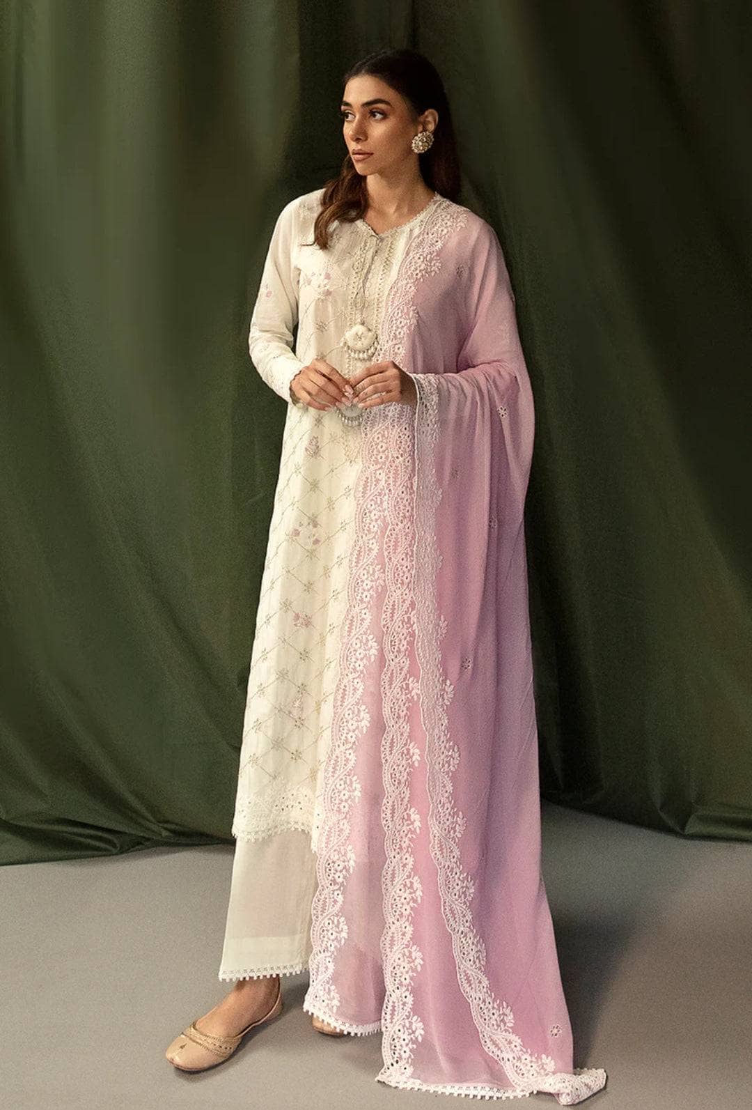 img_cross_stitch_mahiri_awwal_boutique