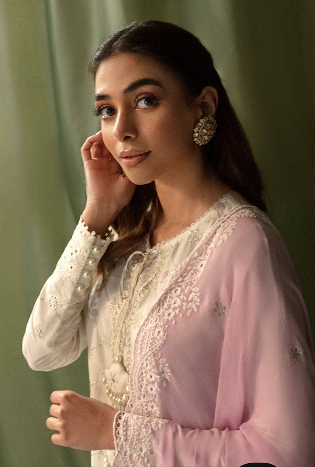 img_cross_stitch_mahiri_awwal_boutique