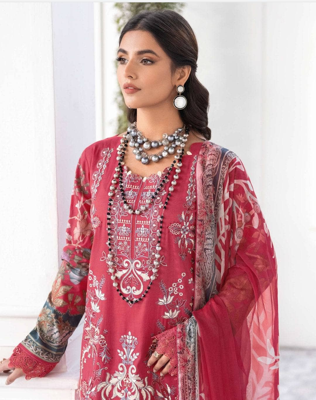 img_ramsha_mashaal_lawn_awwal_boutique