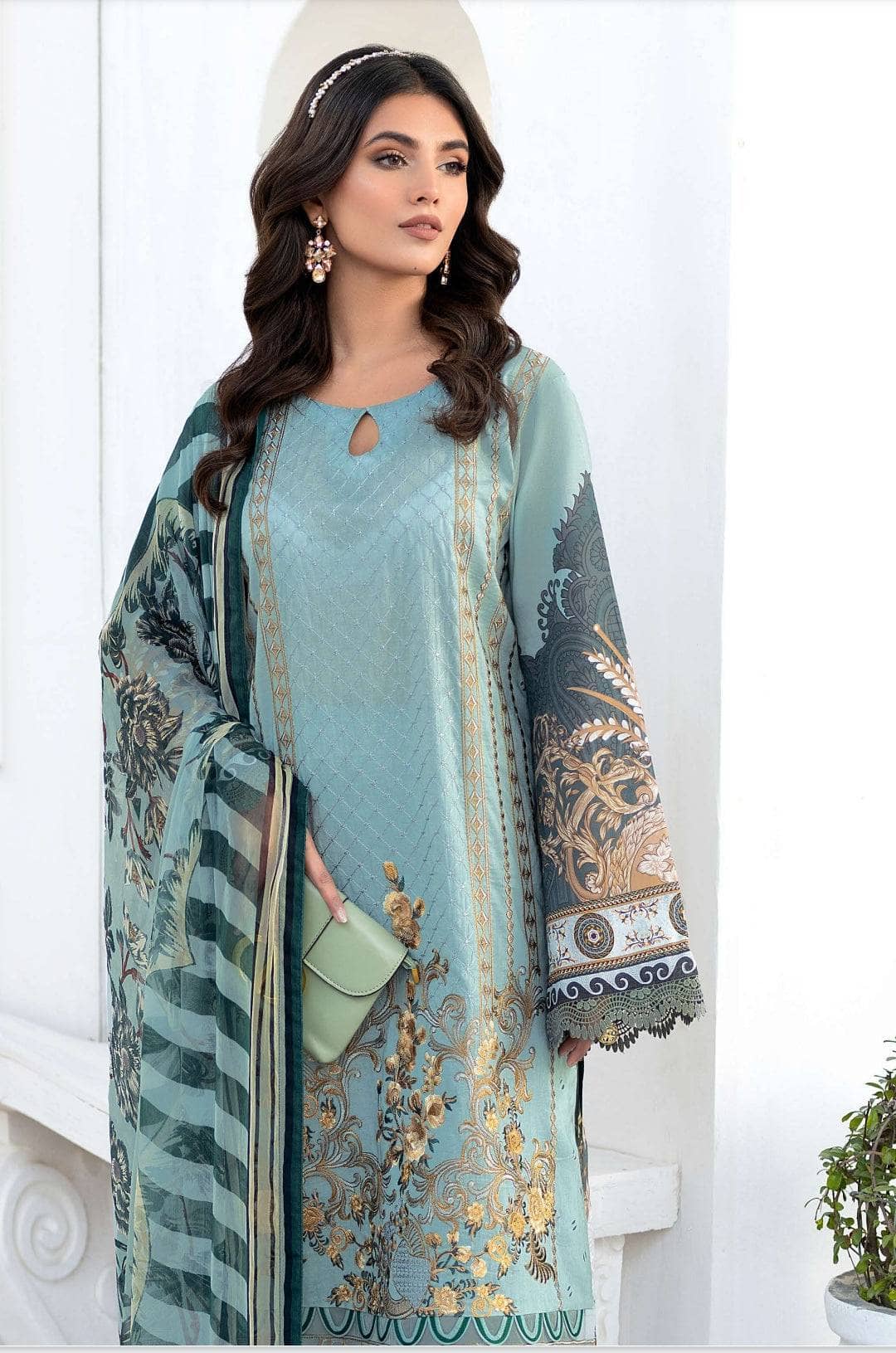 img_ramsha_mashaal_lawn_awwal_boutique