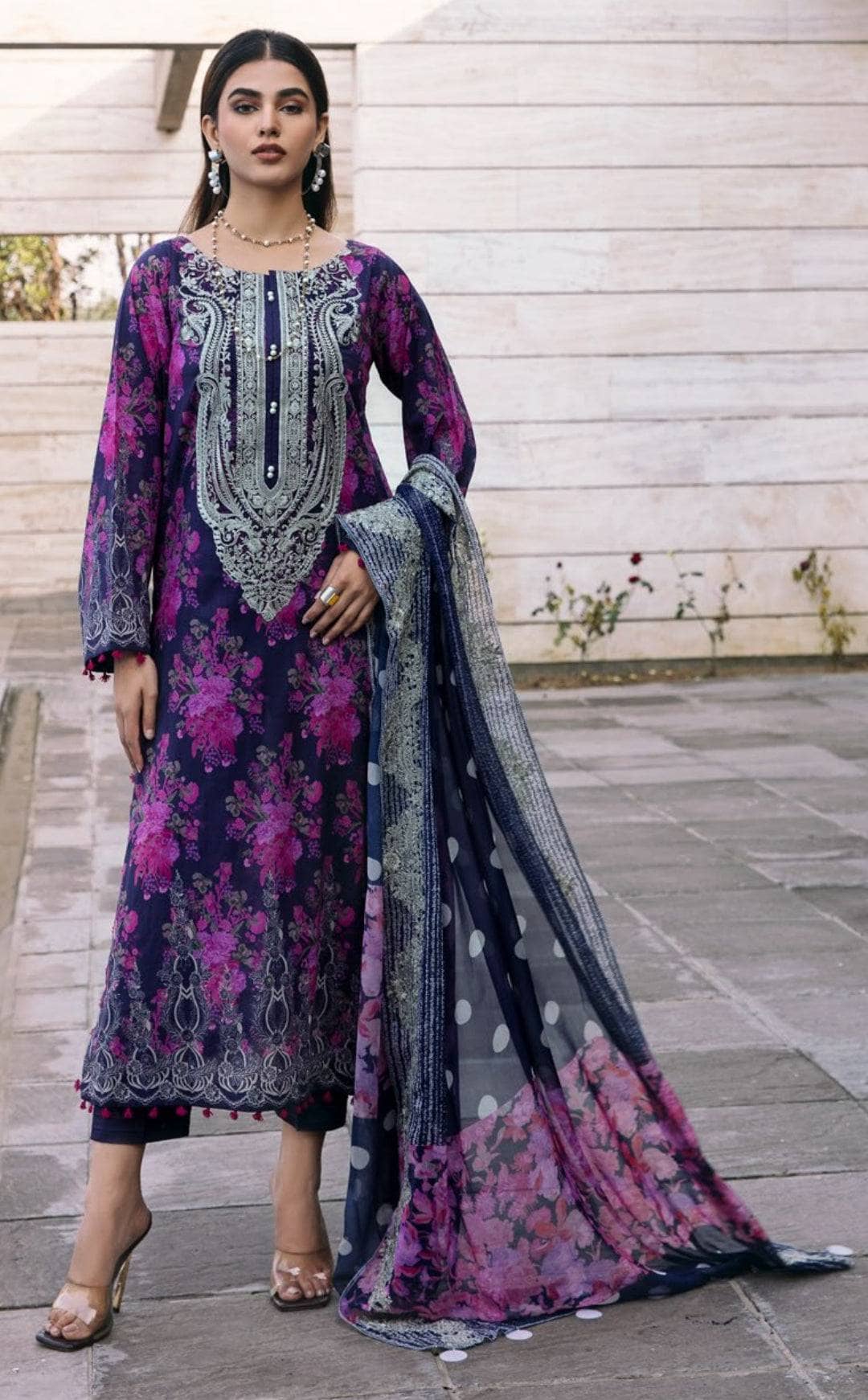 img_charizma_aniiq_lawn_23_awwal_boutique