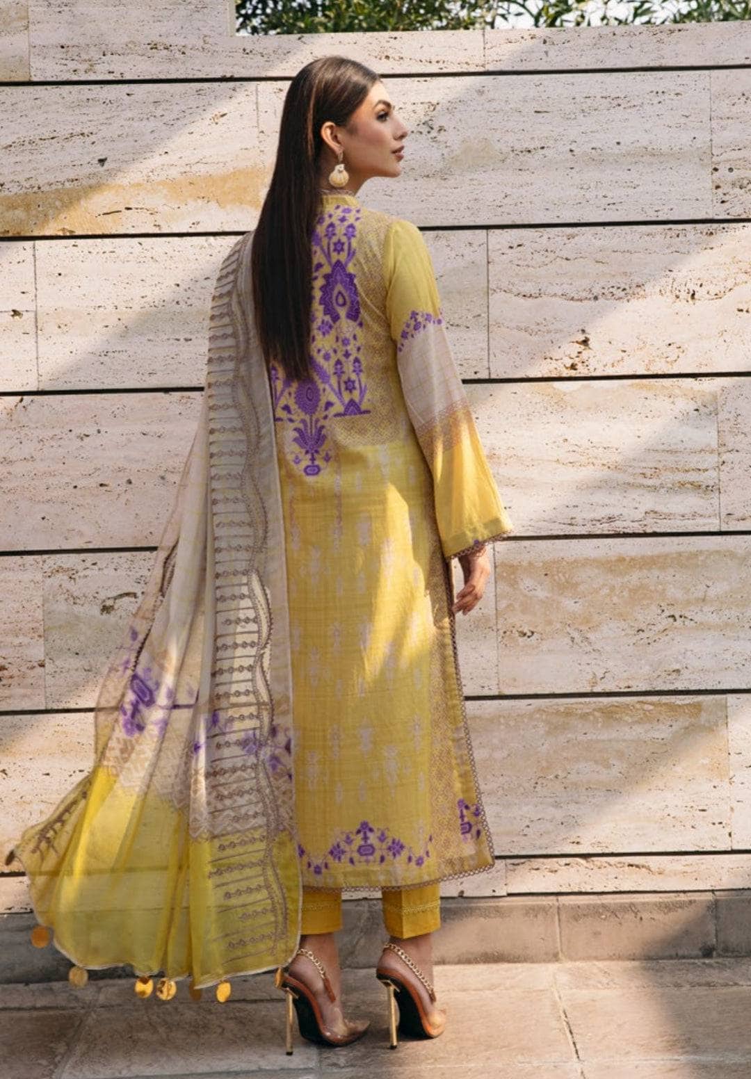 img_charizma_aniiq_lawn_23_awwal_boutique