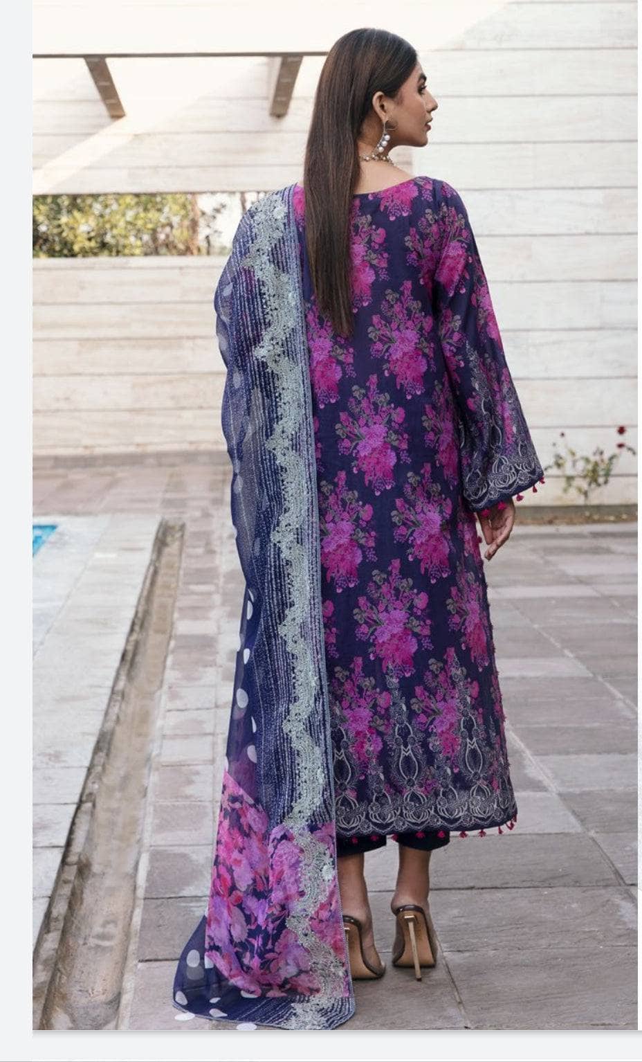 img_charizma_aniiq_lawn_23_awwal_boutique