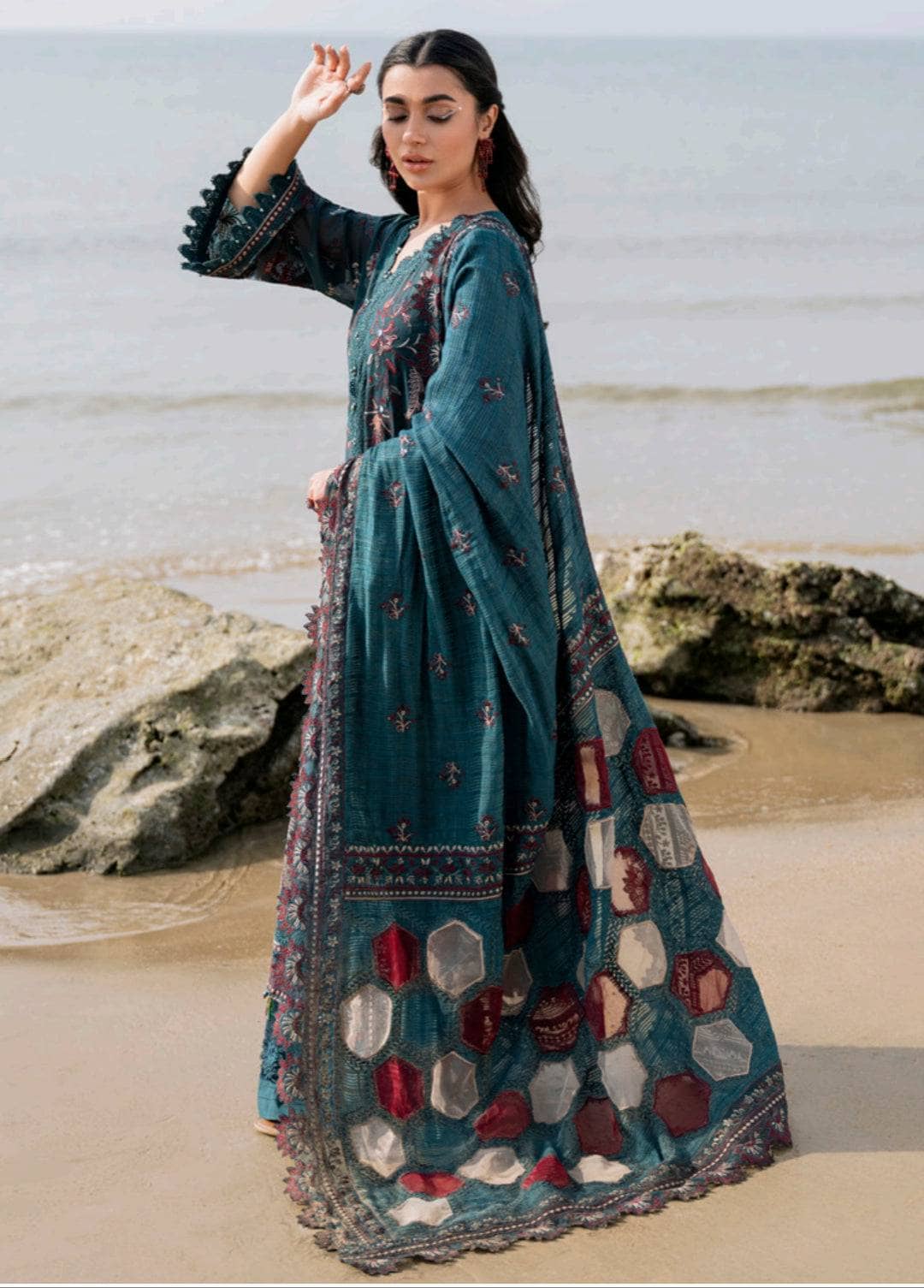 img_nureh_swiss_Voil_awwal_boutique