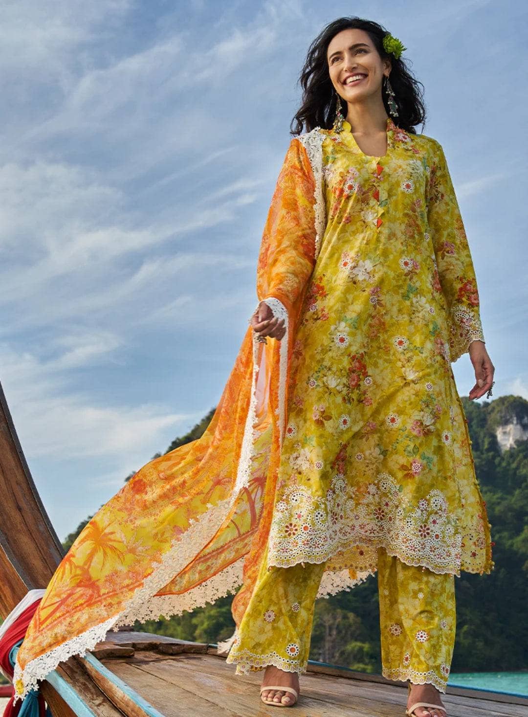 img_image_printkari_lawn_23_awwal_boutique